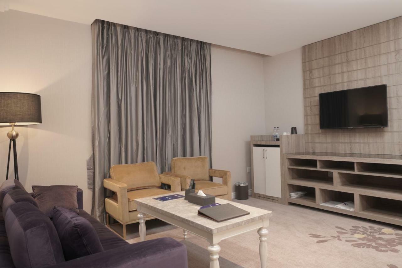Hotel Swiss In Park Tabuk Exterior foto
